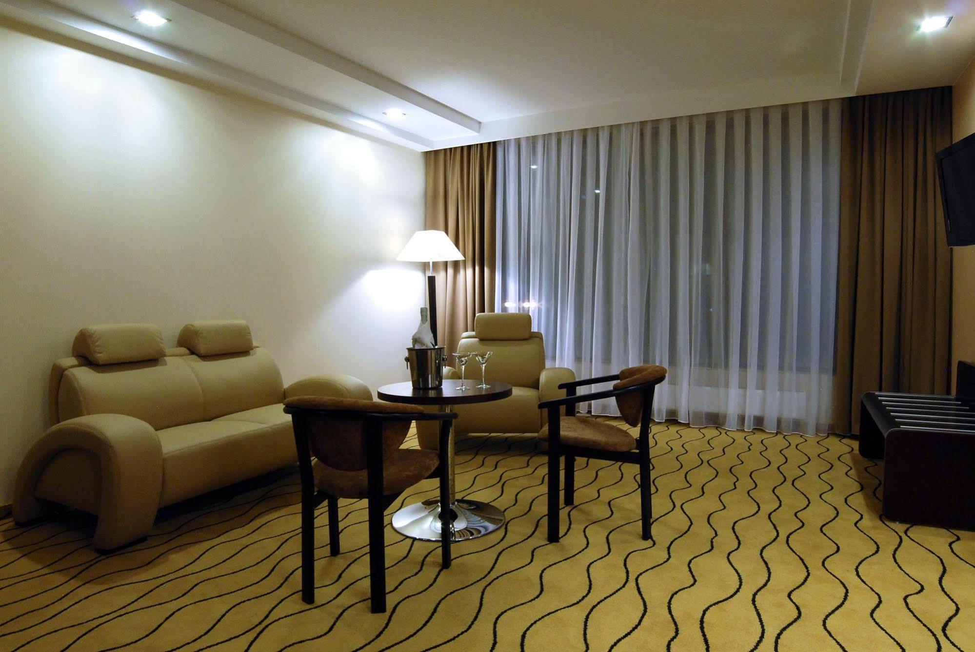 Ambasador Centrum Lodz  Room photo
